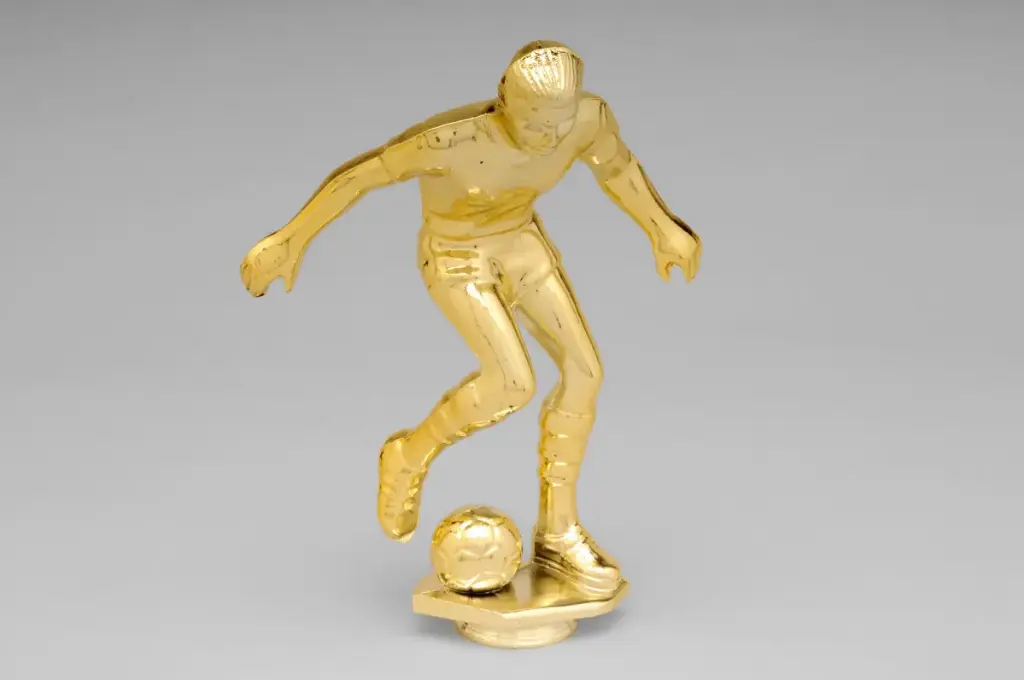 Jugador De Futbol Mediano Oro